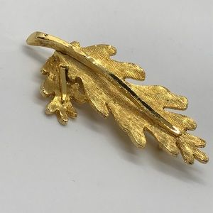 VTG NWOT Beautiful Textured Gold Leaf Pin